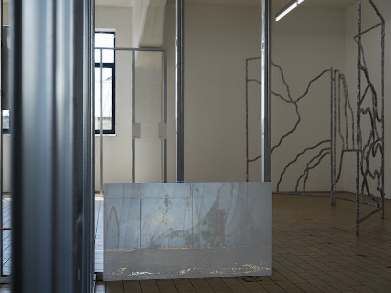 What's in an artwork. Exhibition view, Max Sudhues, Filip Vervaet. Photo by Dani Gherca