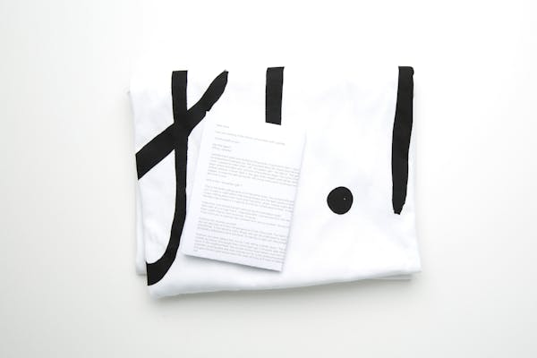 Juan Pablo Plazas, The perfect gift, silkscreen on t-shirt
