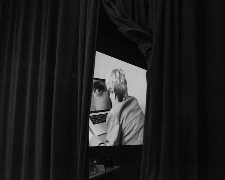 748de8d1 8c84 9e79 6c22 42015e957674